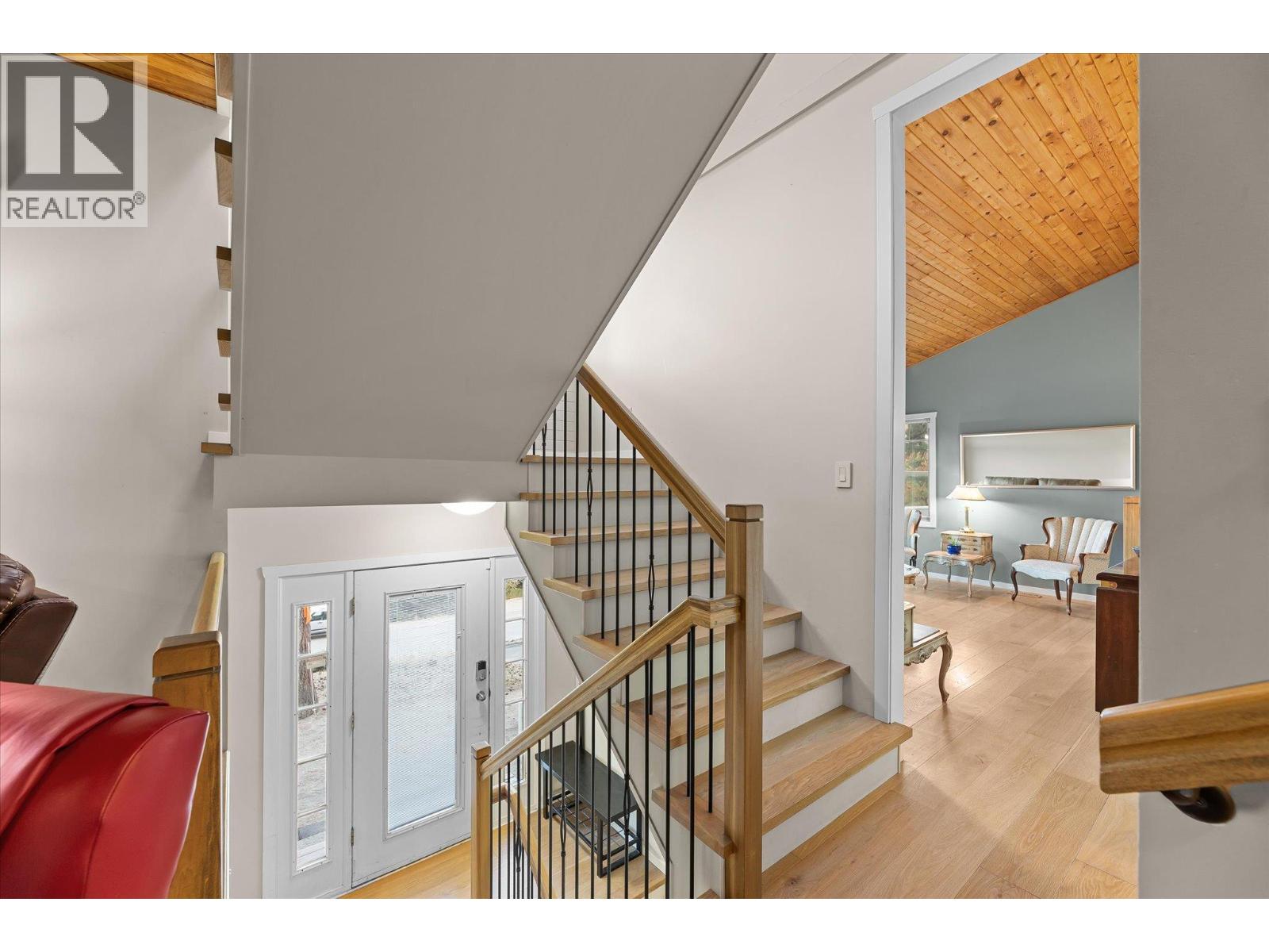  1644 SCOTT Crescent, West Kelowna