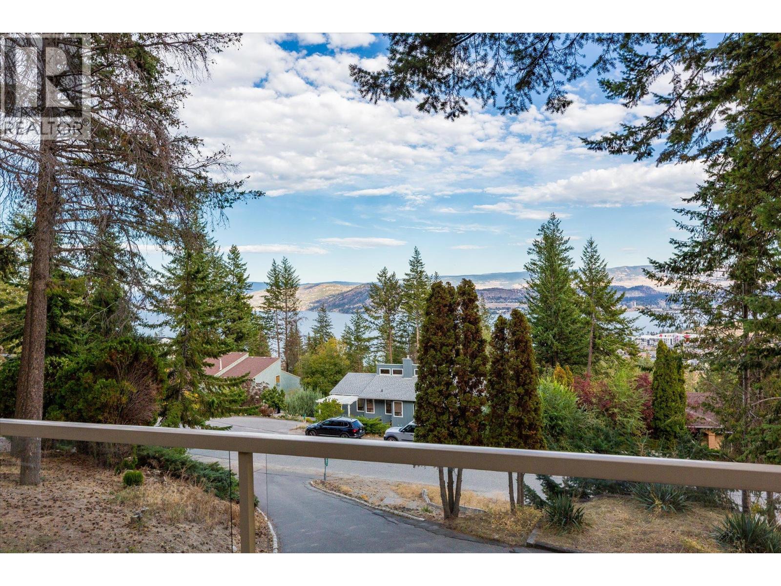  1644 SCOTT Crescent, West Kelowna