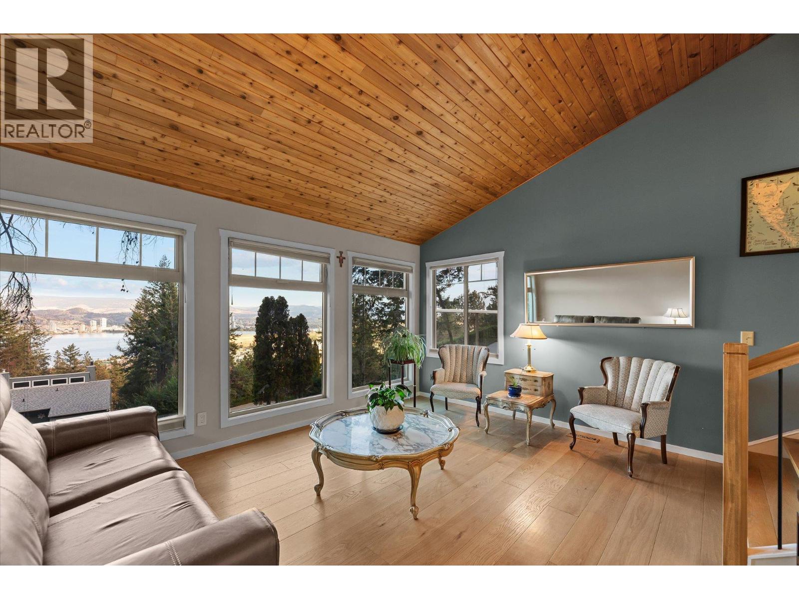  1644 SCOTT Crescent, West Kelowna