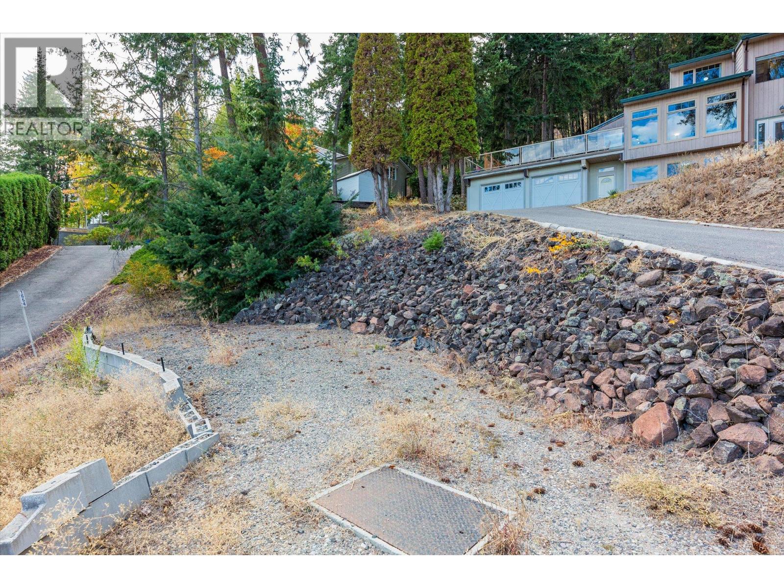  1644 SCOTT Crescent, West Kelowna