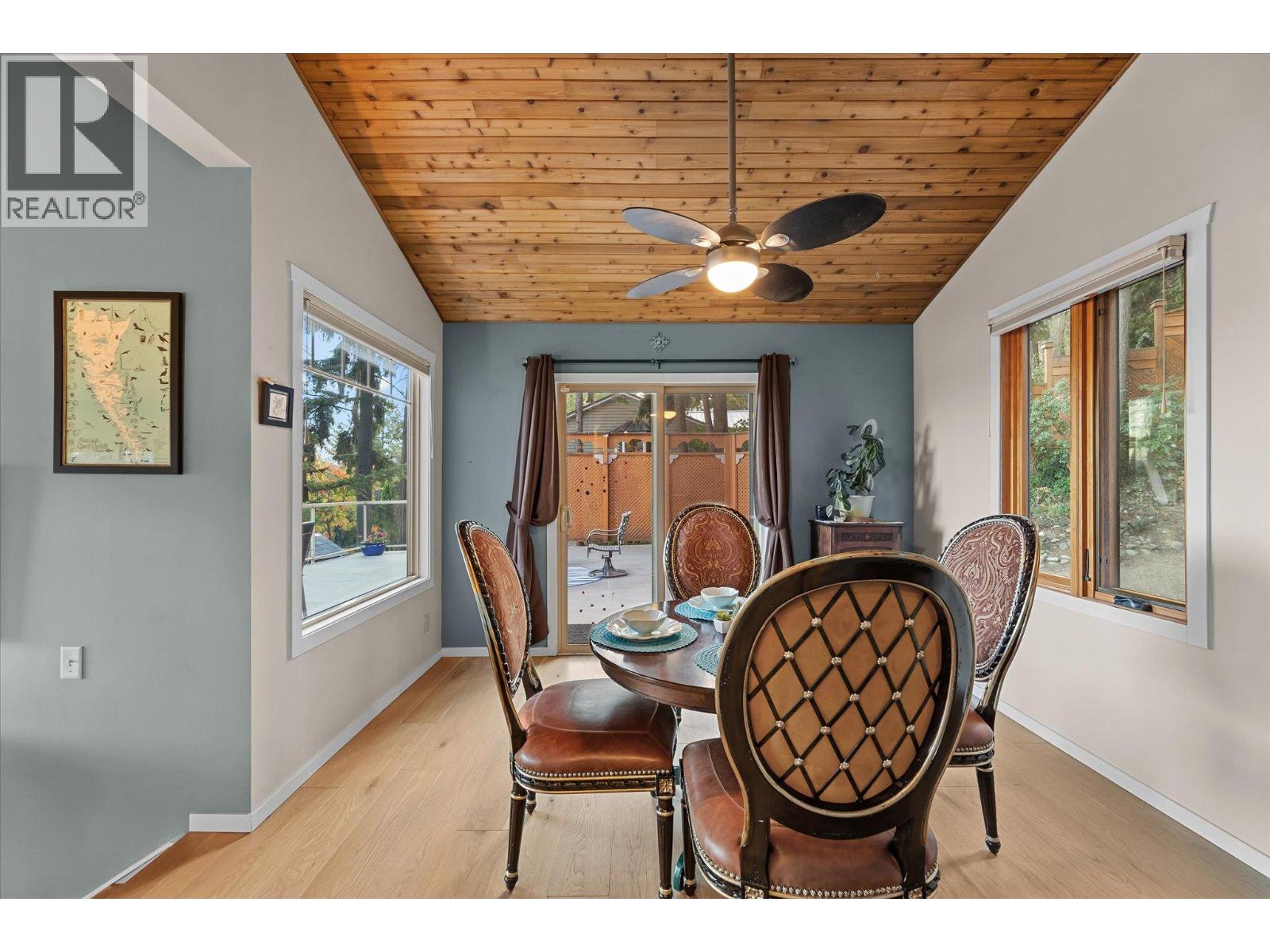  1644 SCOTT Crescent, West Kelowna