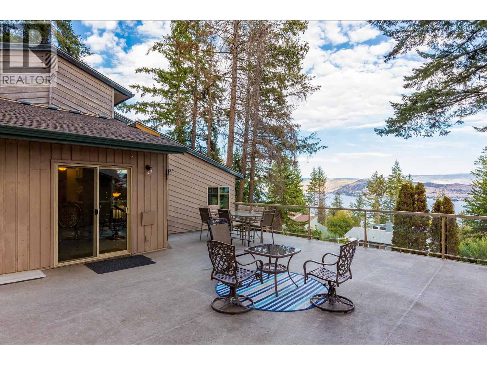  1644 SCOTT Crescent, West Kelowna