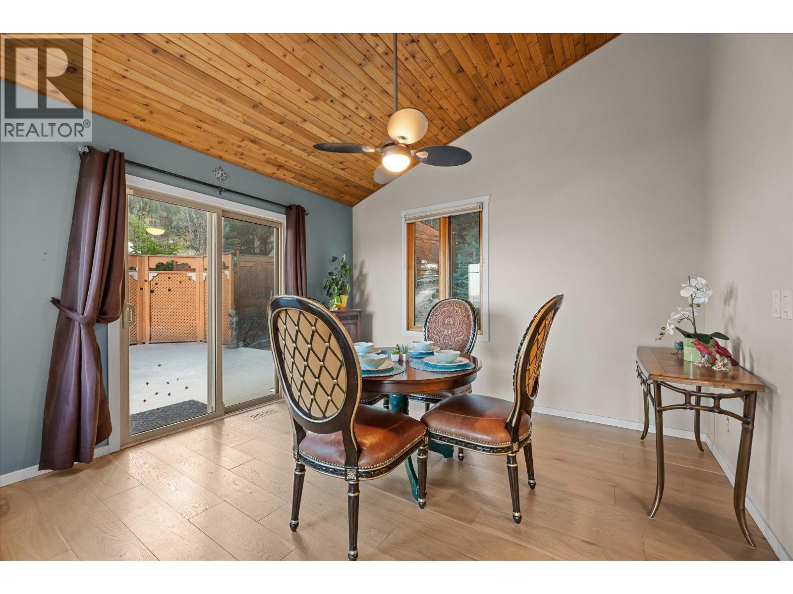  1644 SCOTT Crescent, West Kelowna
