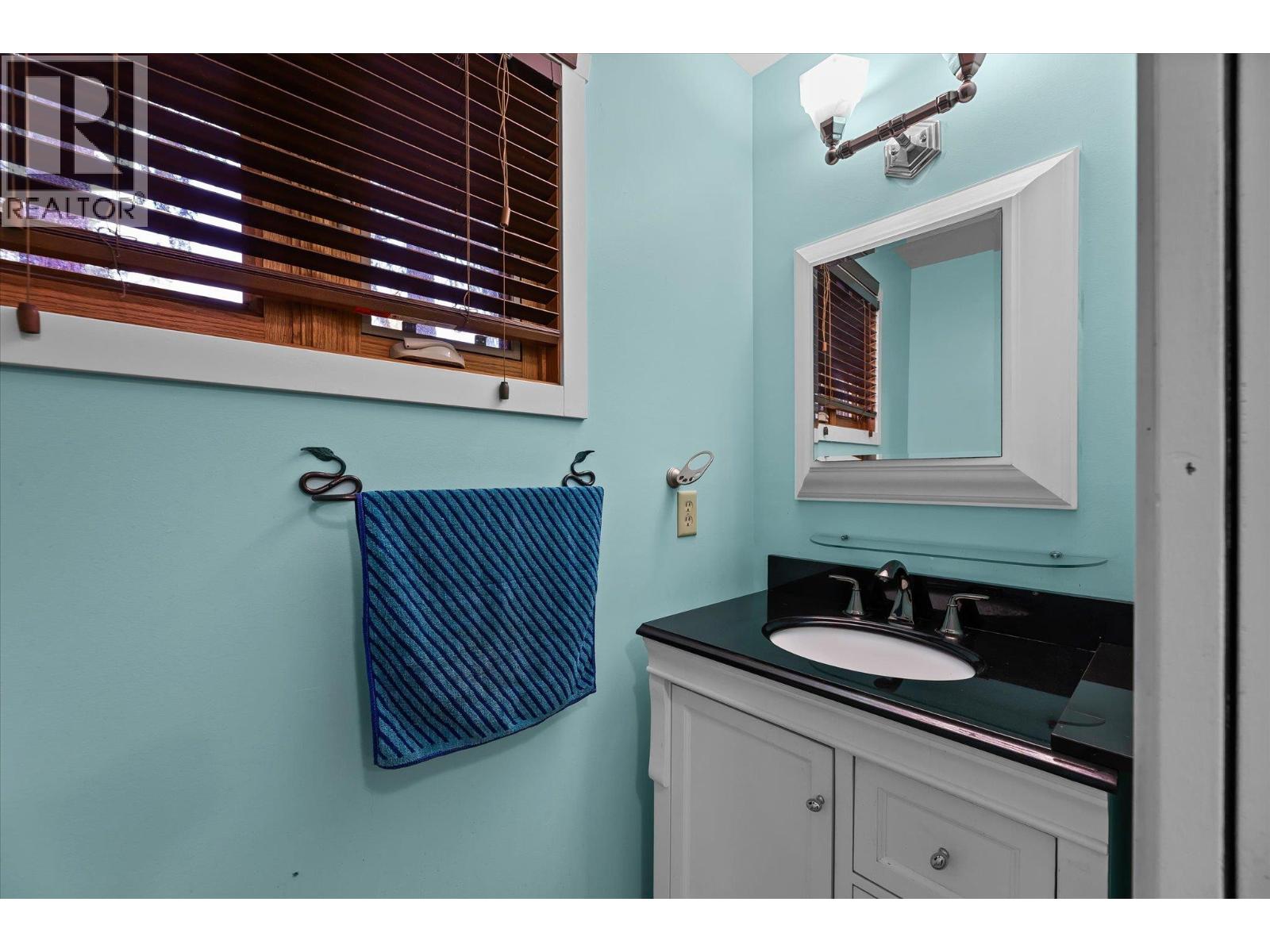  1644 SCOTT Crescent, West Kelowna