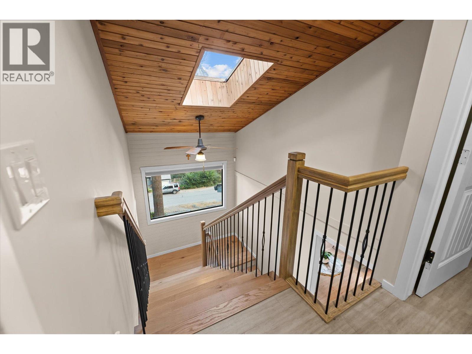  1644 SCOTT Crescent, West Kelowna