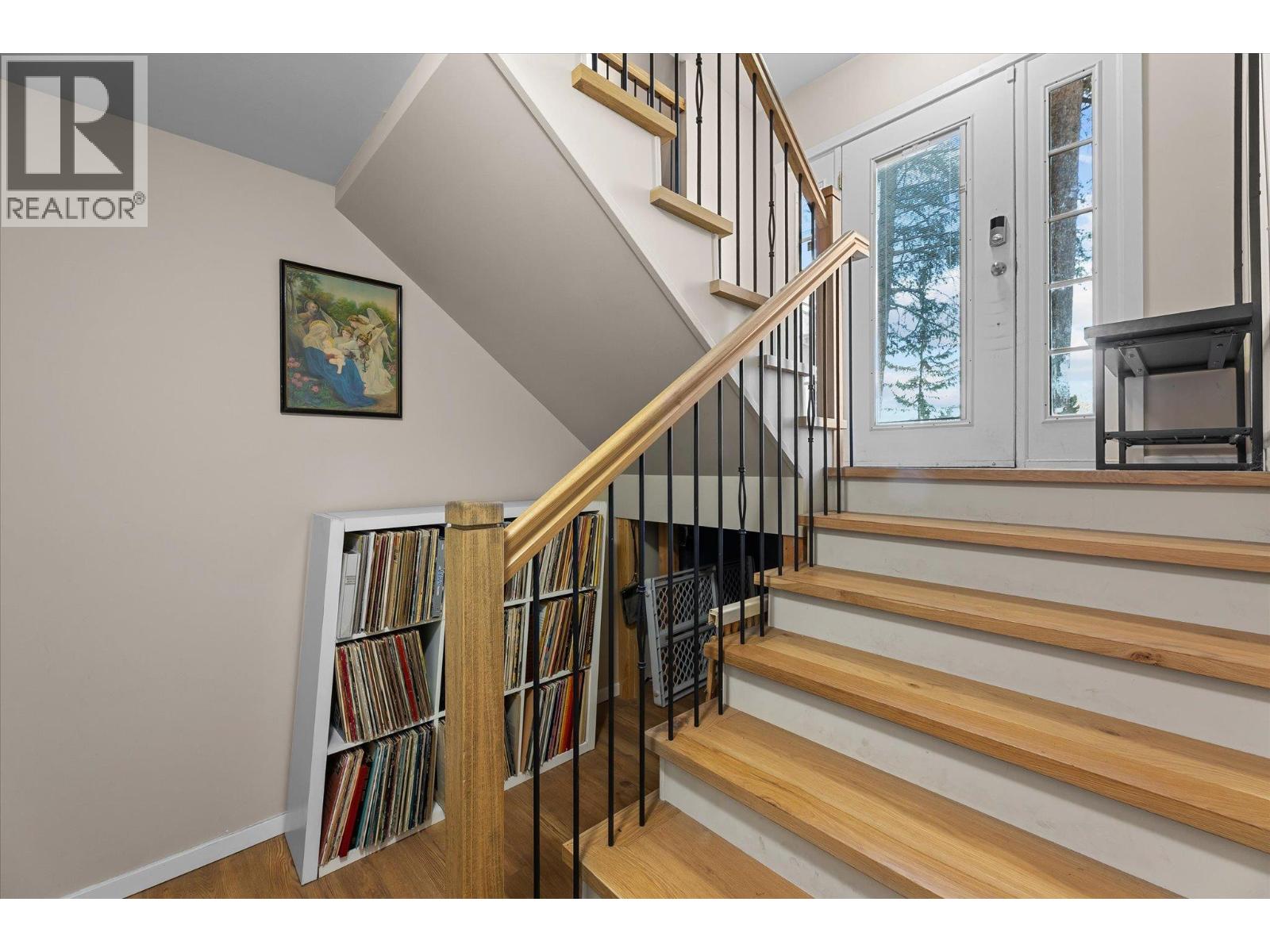  1644 SCOTT Crescent, West Kelowna