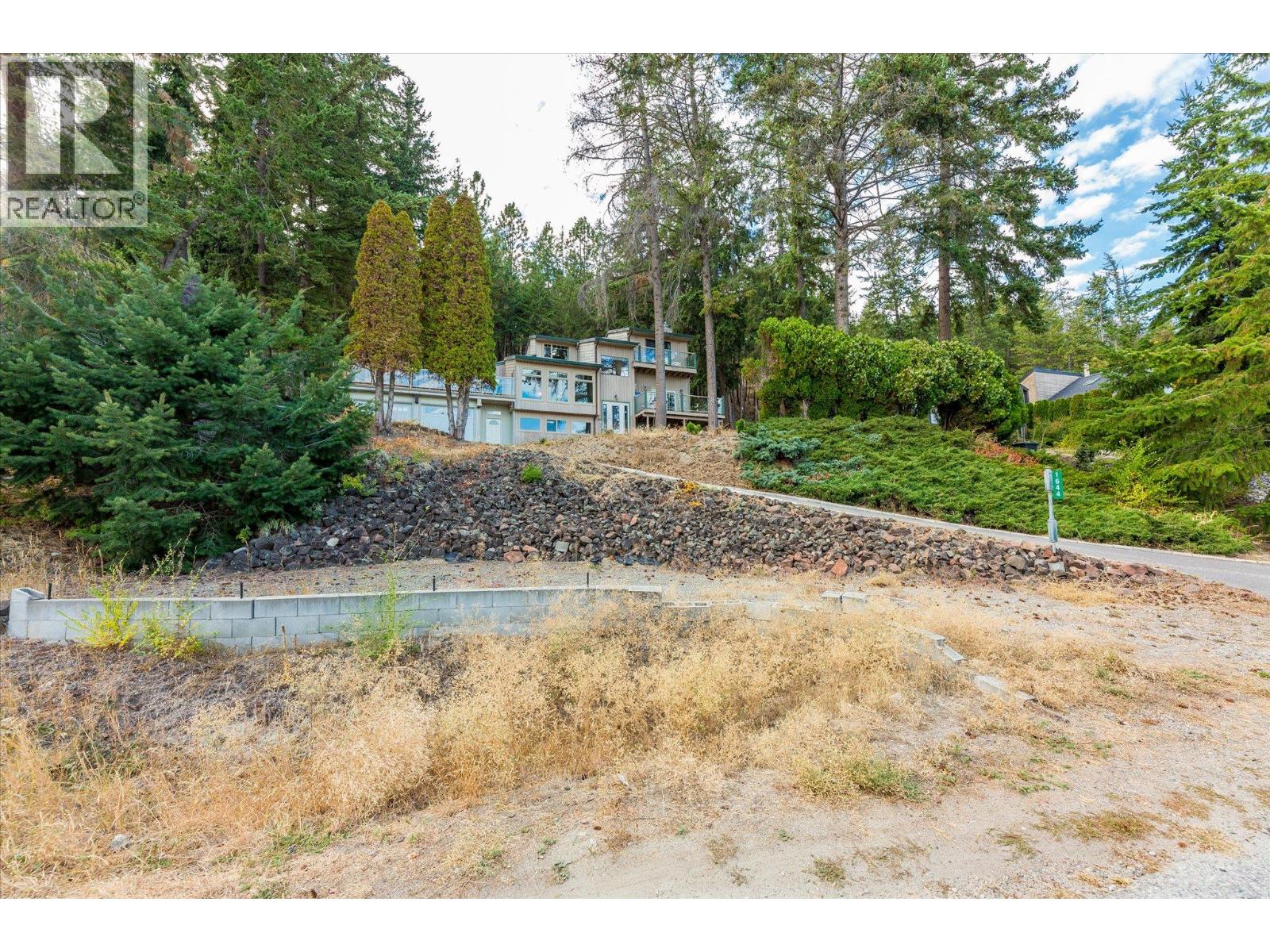  1644 SCOTT Crescent, West Kelowna