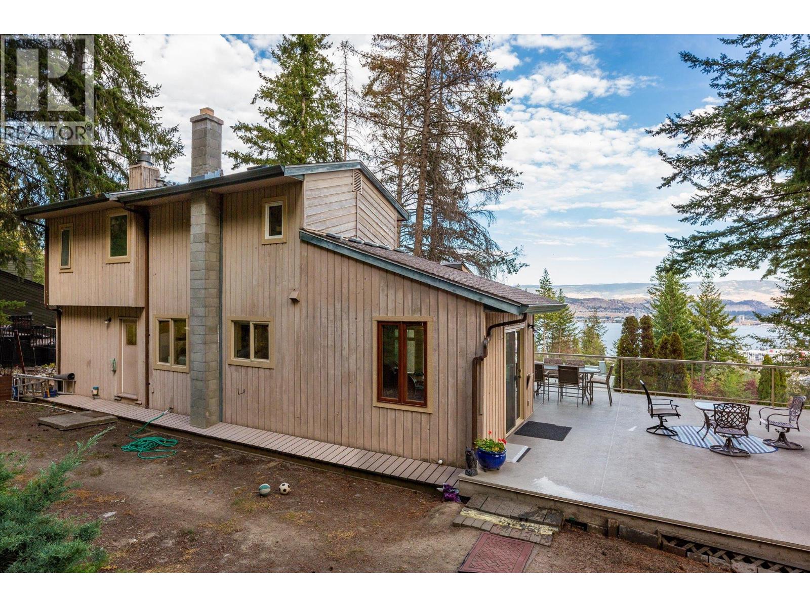  1644 SCOTT Crescent, West Kelowna