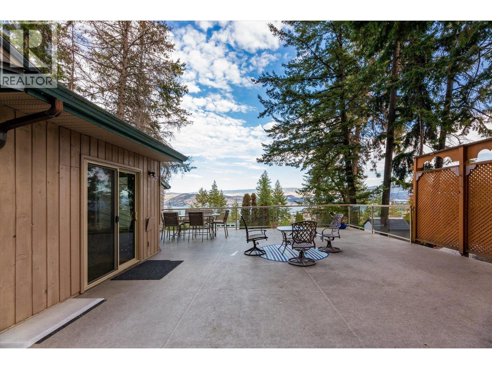  1644 SCOTT Crescent, West Kelowna