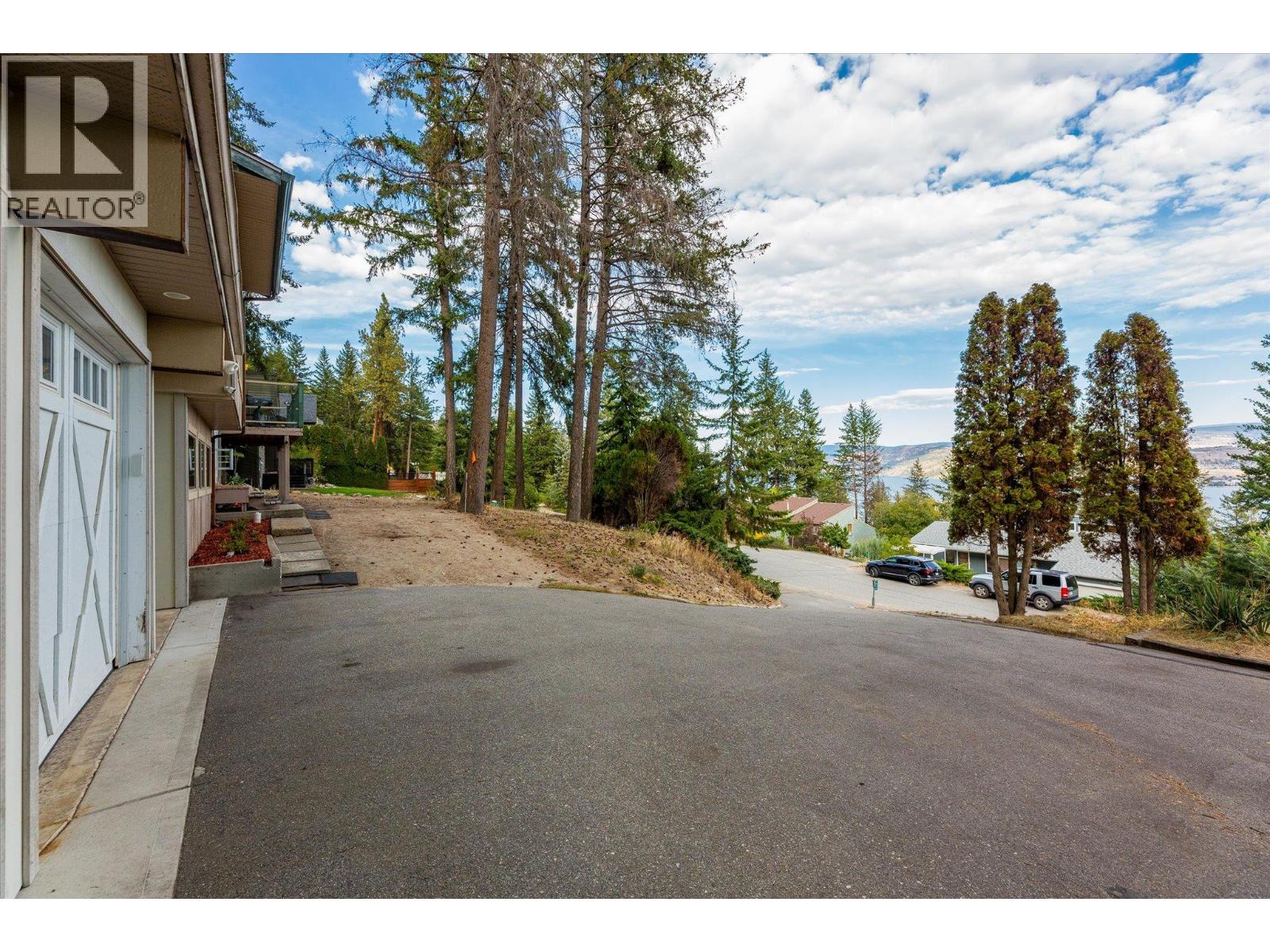  1644 SCOTT Crescent, West Kelowna