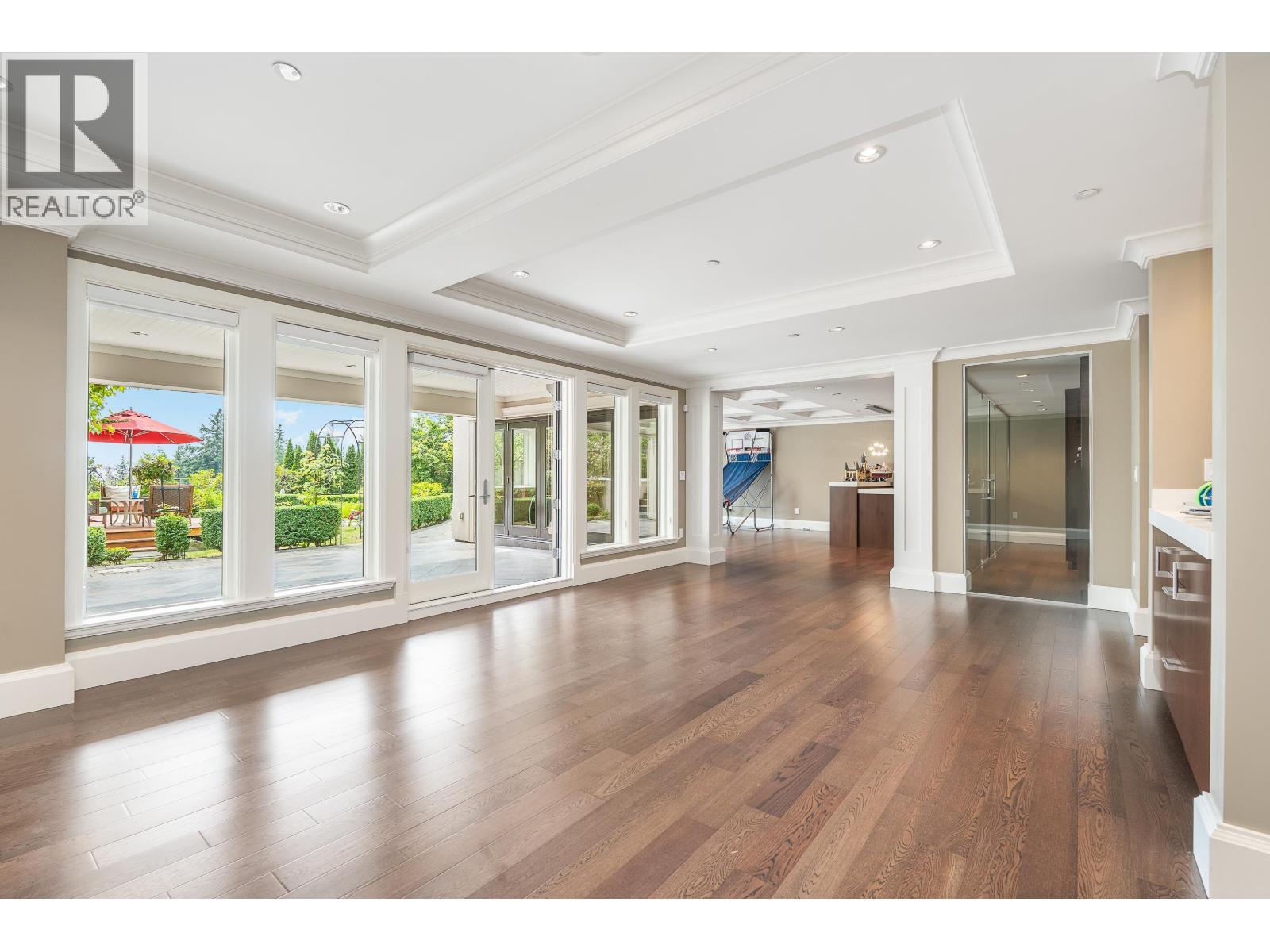 3918 SOUTHRIDGE AVENUE, West Vancouver