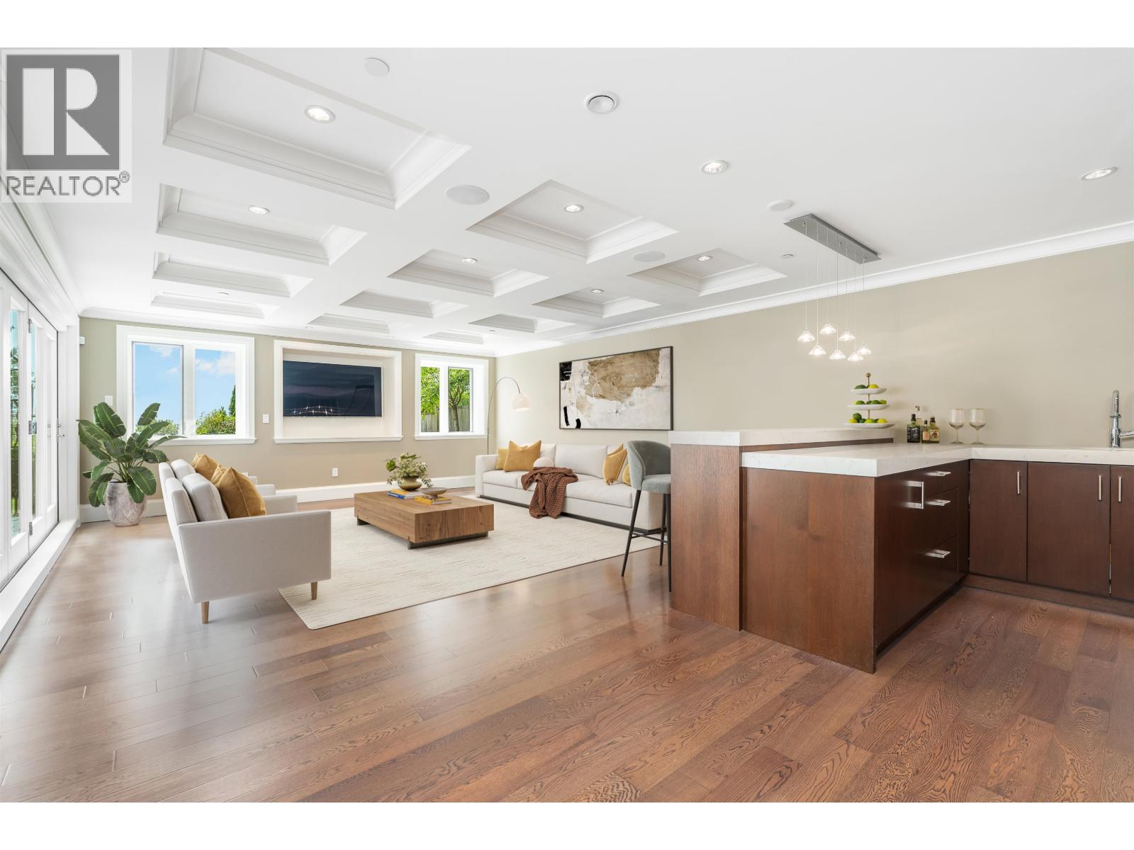 3918 SOUTHRIDGE AVENUE, West Vancouver