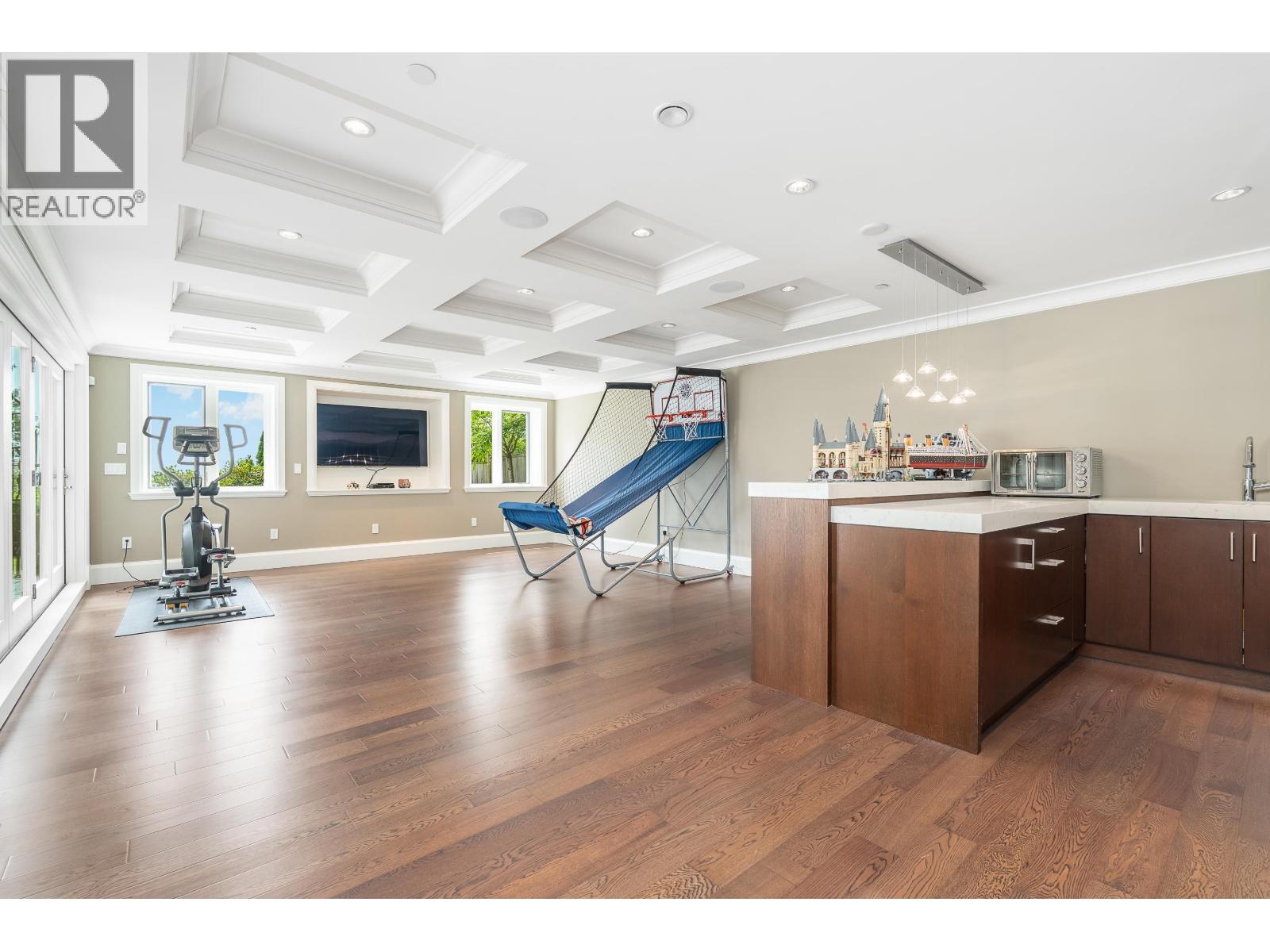 3918 SOUTHRIDGE AVENUE, West Vancouver