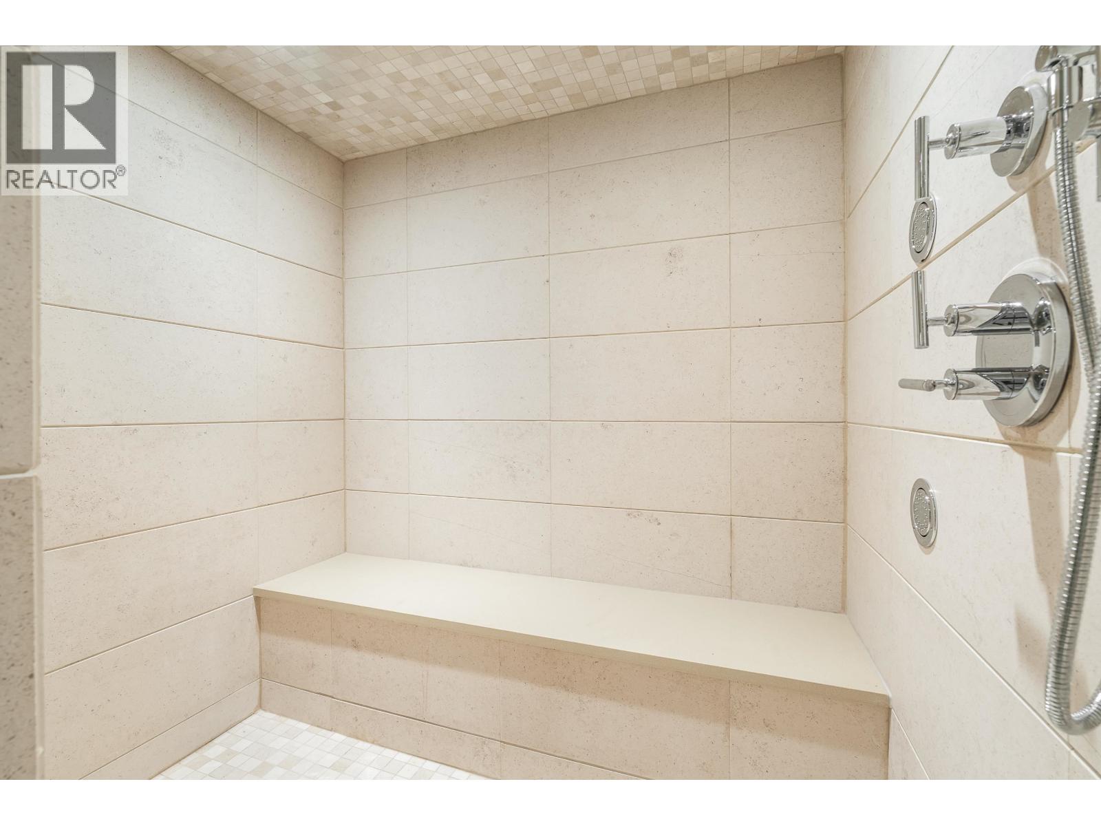 3918 SOUTHRIDGE AVENUE, West Vancouver