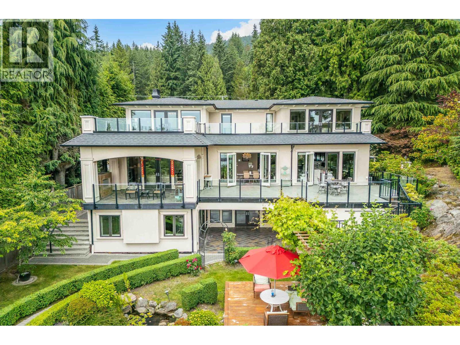 3918 SOUTHRIDGE AVENUE, West Vancouver