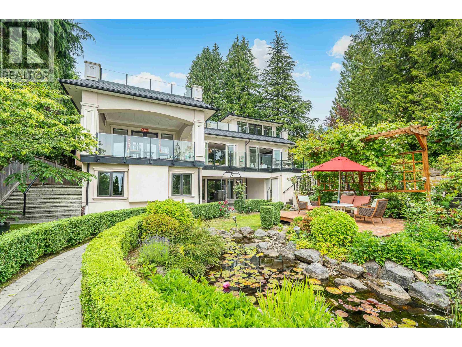 3918 SOUTHRIDGE AVENUE, West Vancouver