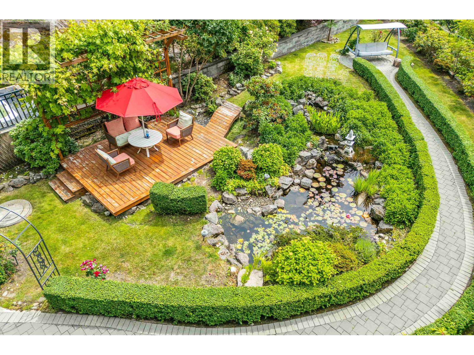 3918 SOUTHRIDGE AVENUE, West Vancouver