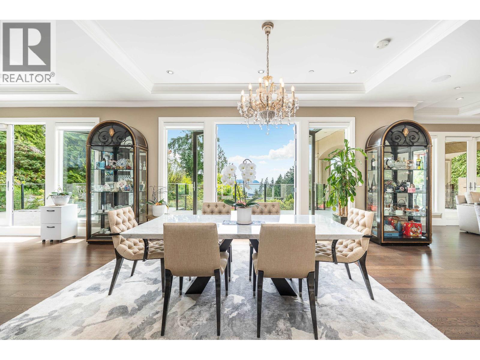 3918 SOUTHRIDGE AVENUE, West Vancouver