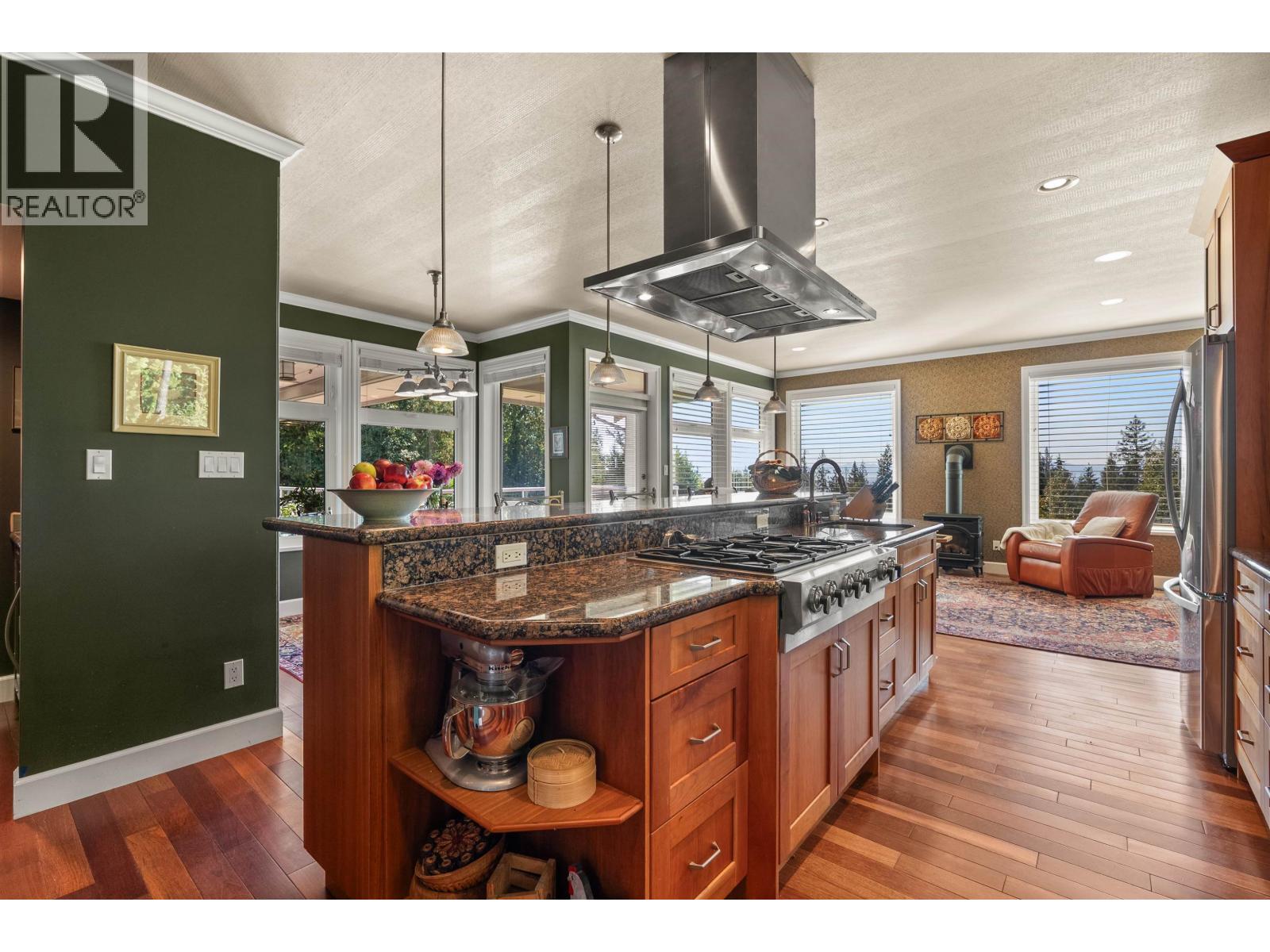 2440 SUNSHINE COAST HIGHWAY, Roberts Creek