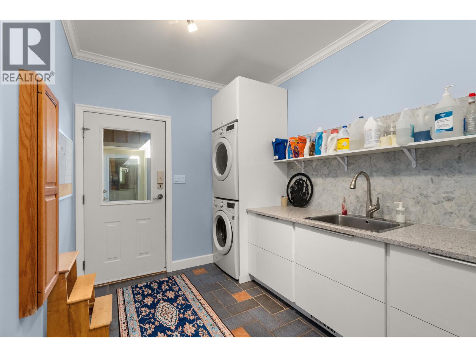 2440 SUNSHINE COAST HIGHWAY, Roberts Creek