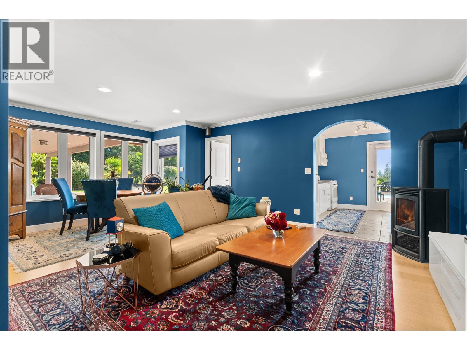 2440 SUNSHINE COAST HIGHWAY, Roberts Creek