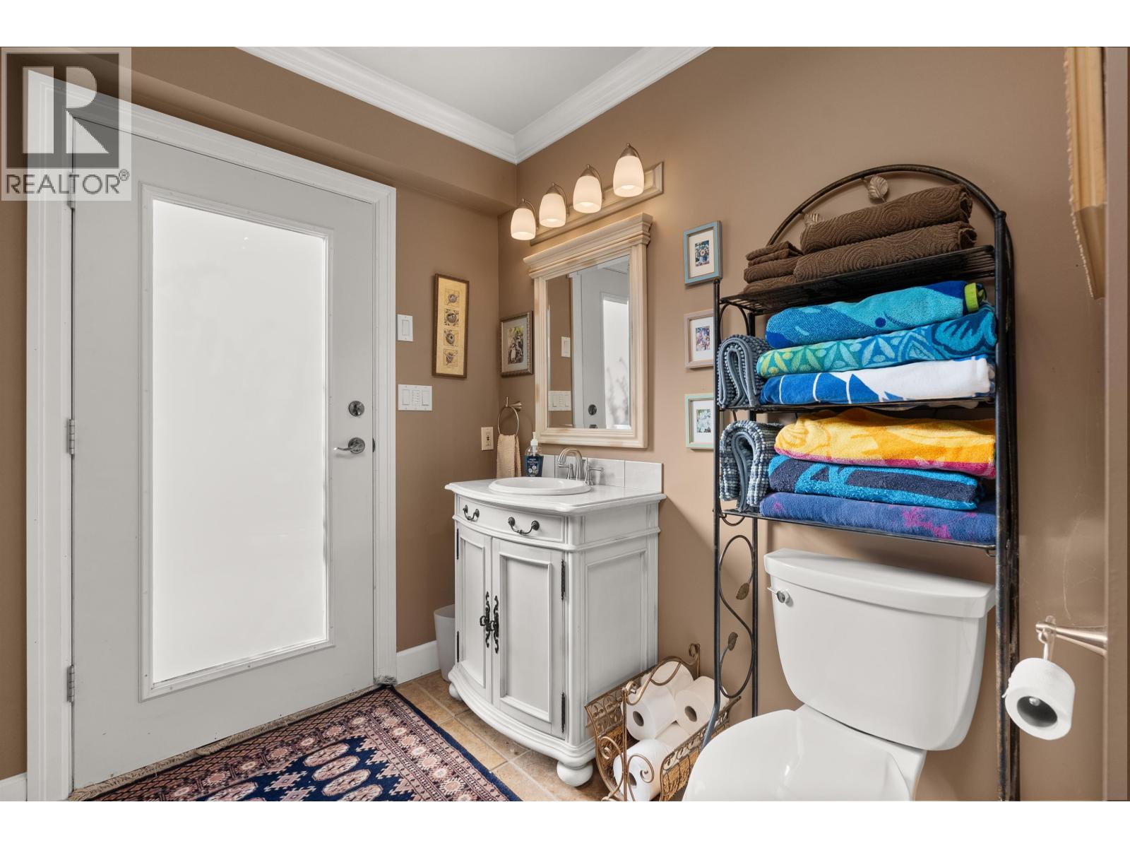 2440 SUNSHINE COAST HIGHWAY, Roberts Creek