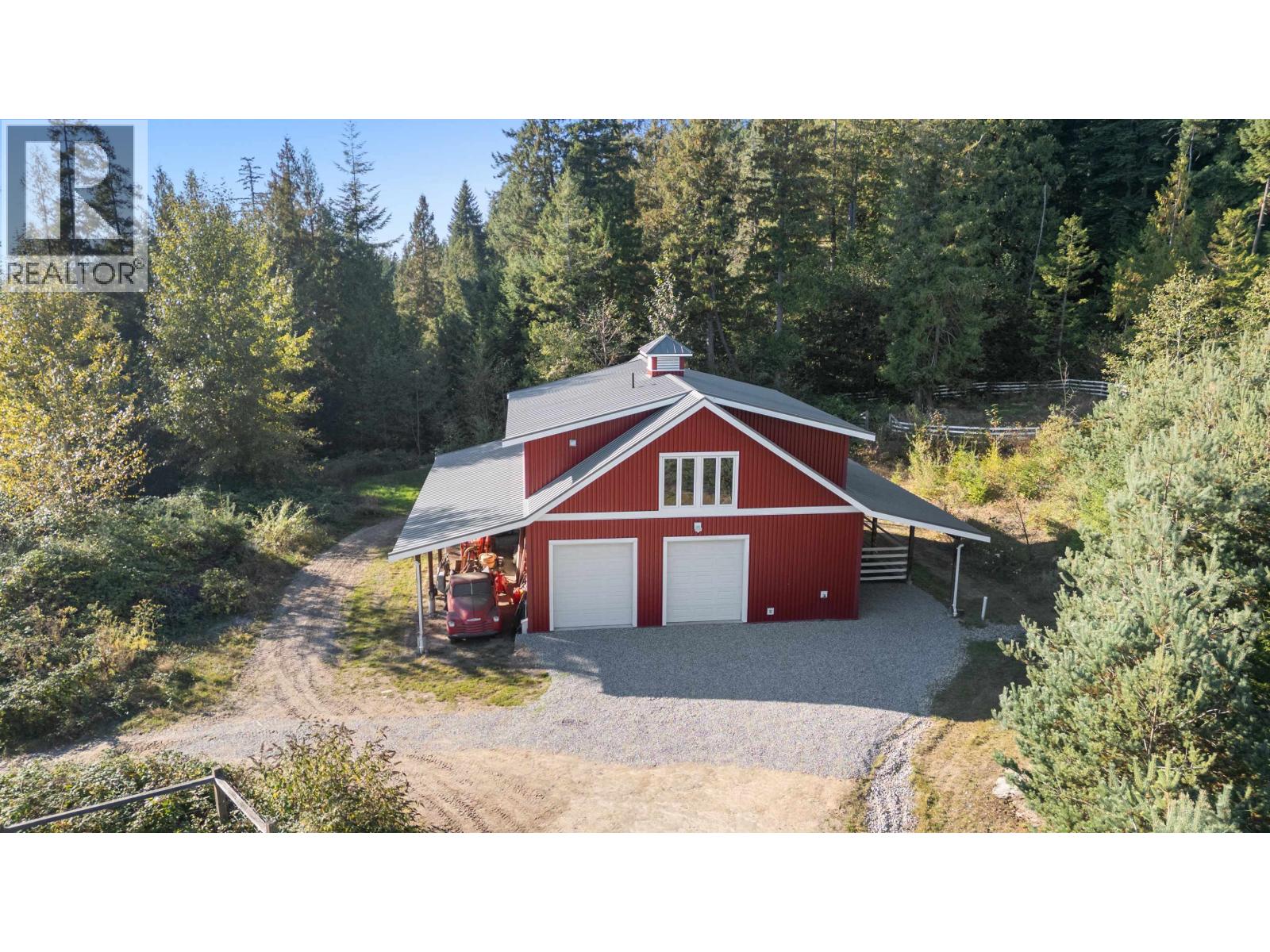 2440 SUNSHINE COAST HIGHWAY, Roberts Creek