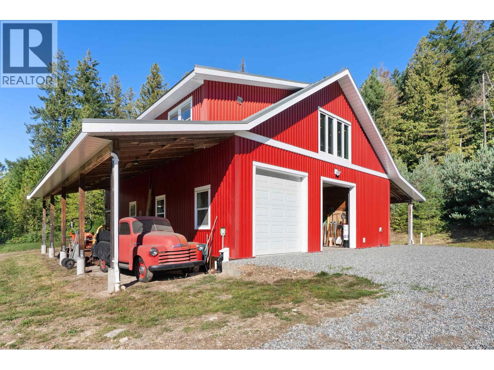 2440 SUNSHINE COAST HIGHWAY, Roberts Creek