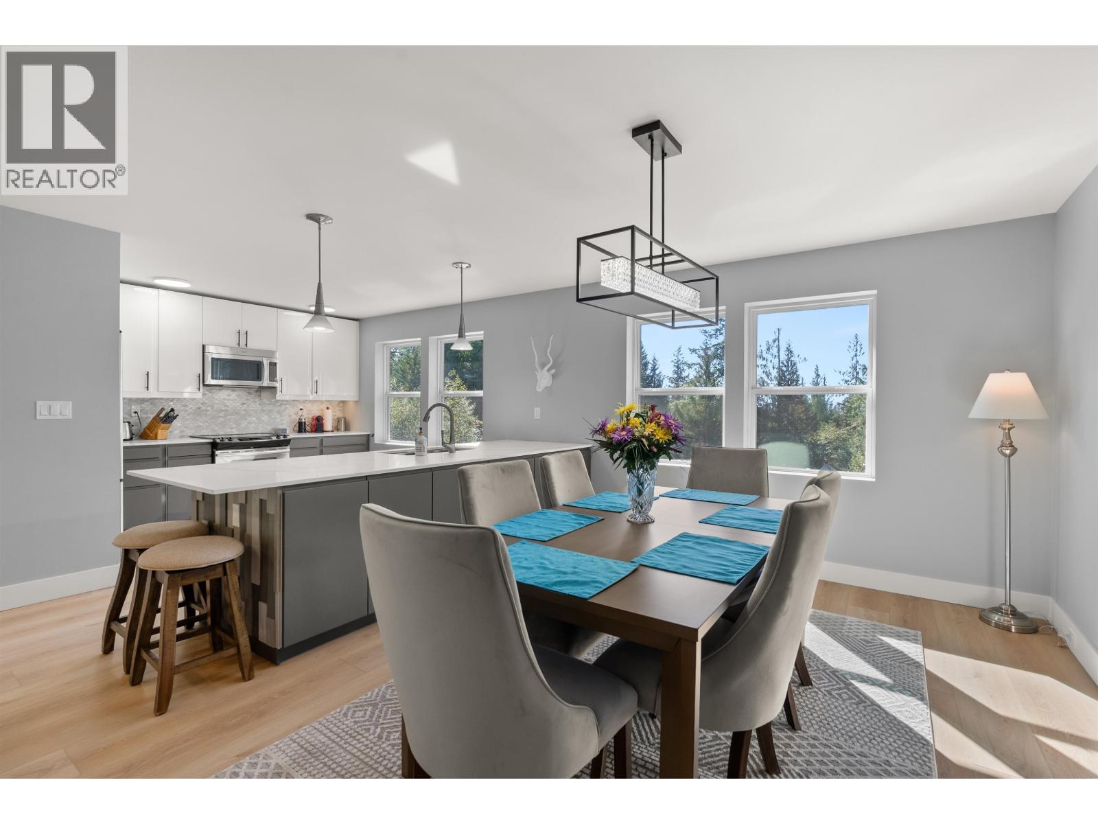 2440 SUNSHINE COAST HIGHWAY, Roberts Creek