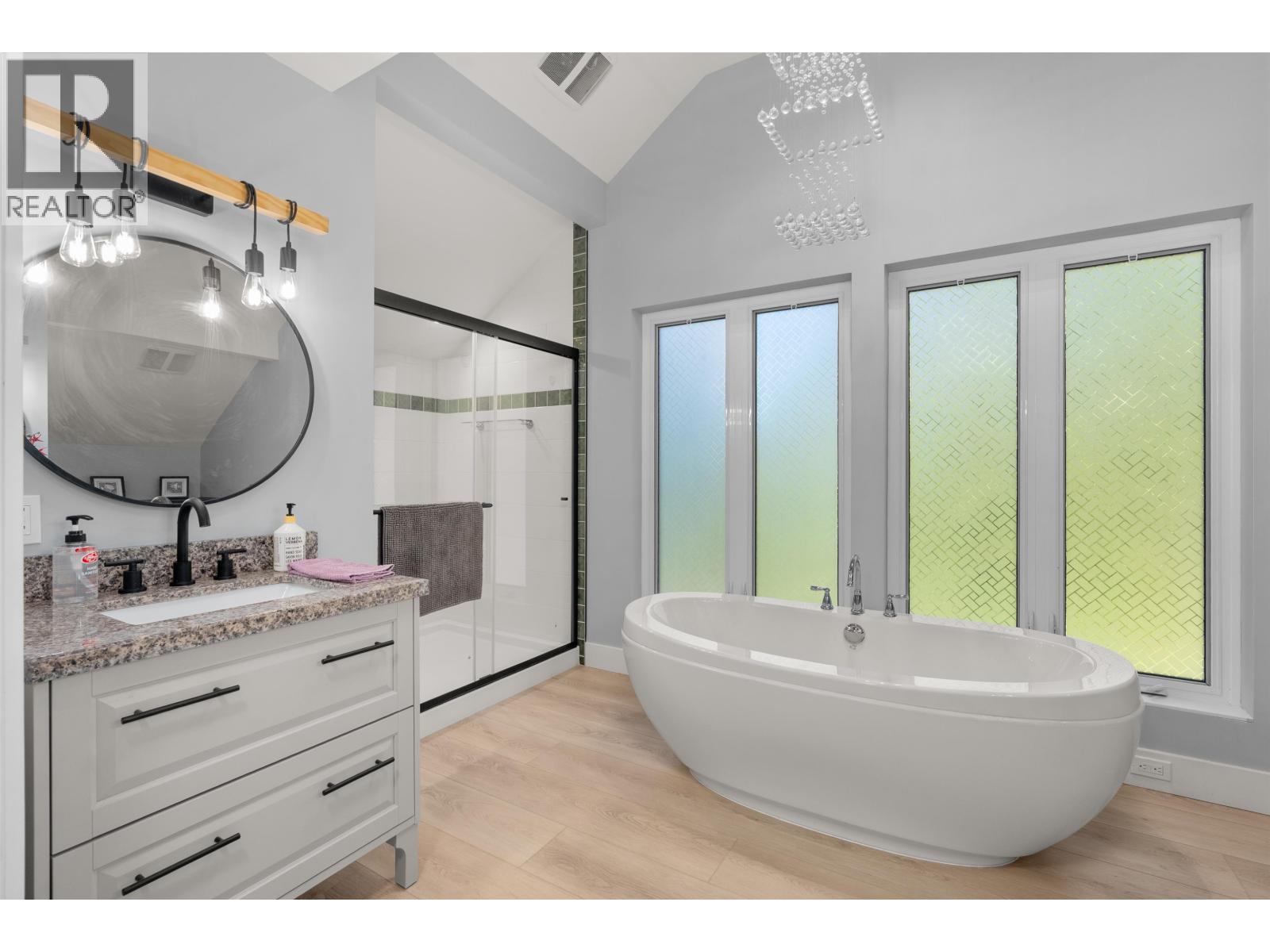 2440 SUNSHINE COAST HIGHWAY, Roberts Creek