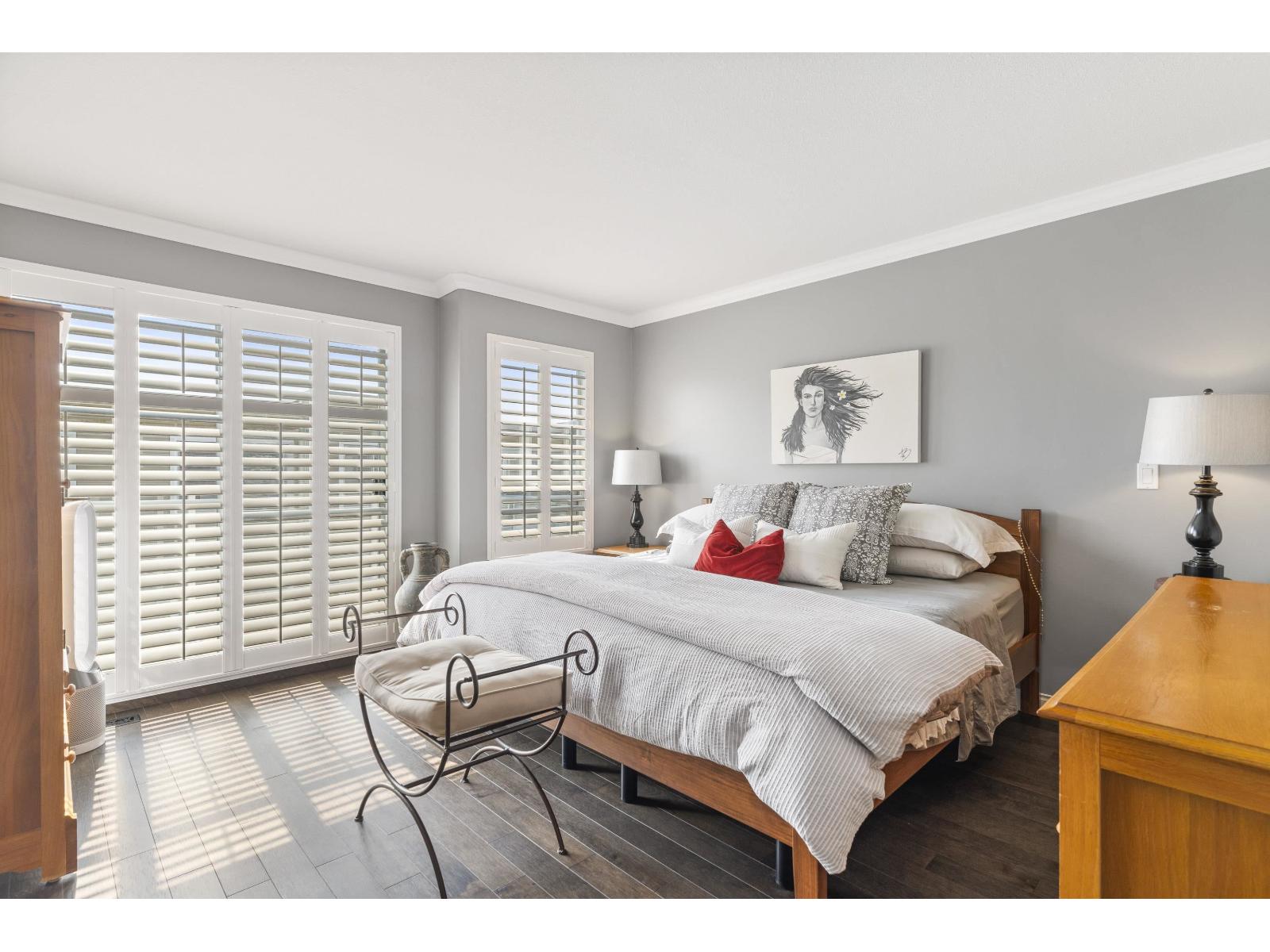 1157 VIDAL STREET, White Rock