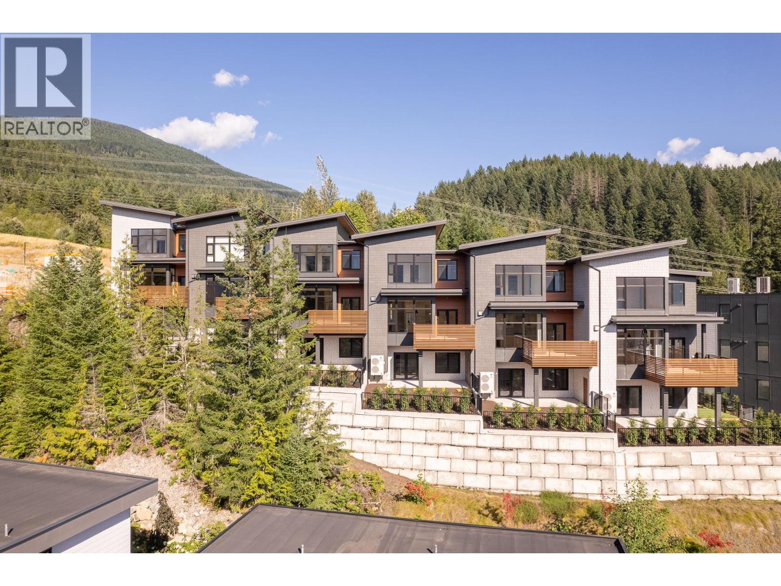 11 3407 MAMQUAM ROAD, Squamish