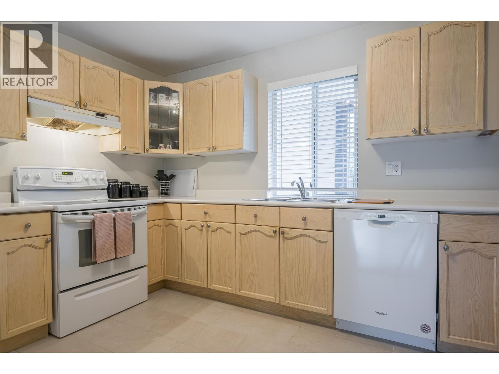 #307-4955 RIVER Road, Delta