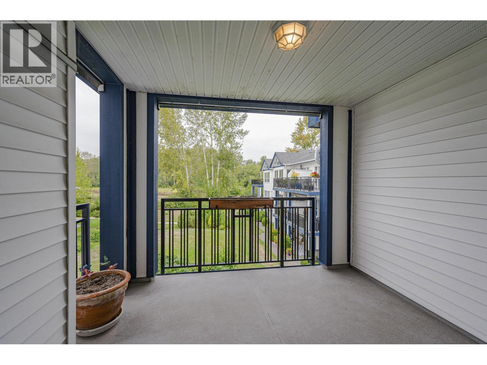 #307-4955 RIVER Road, Delta