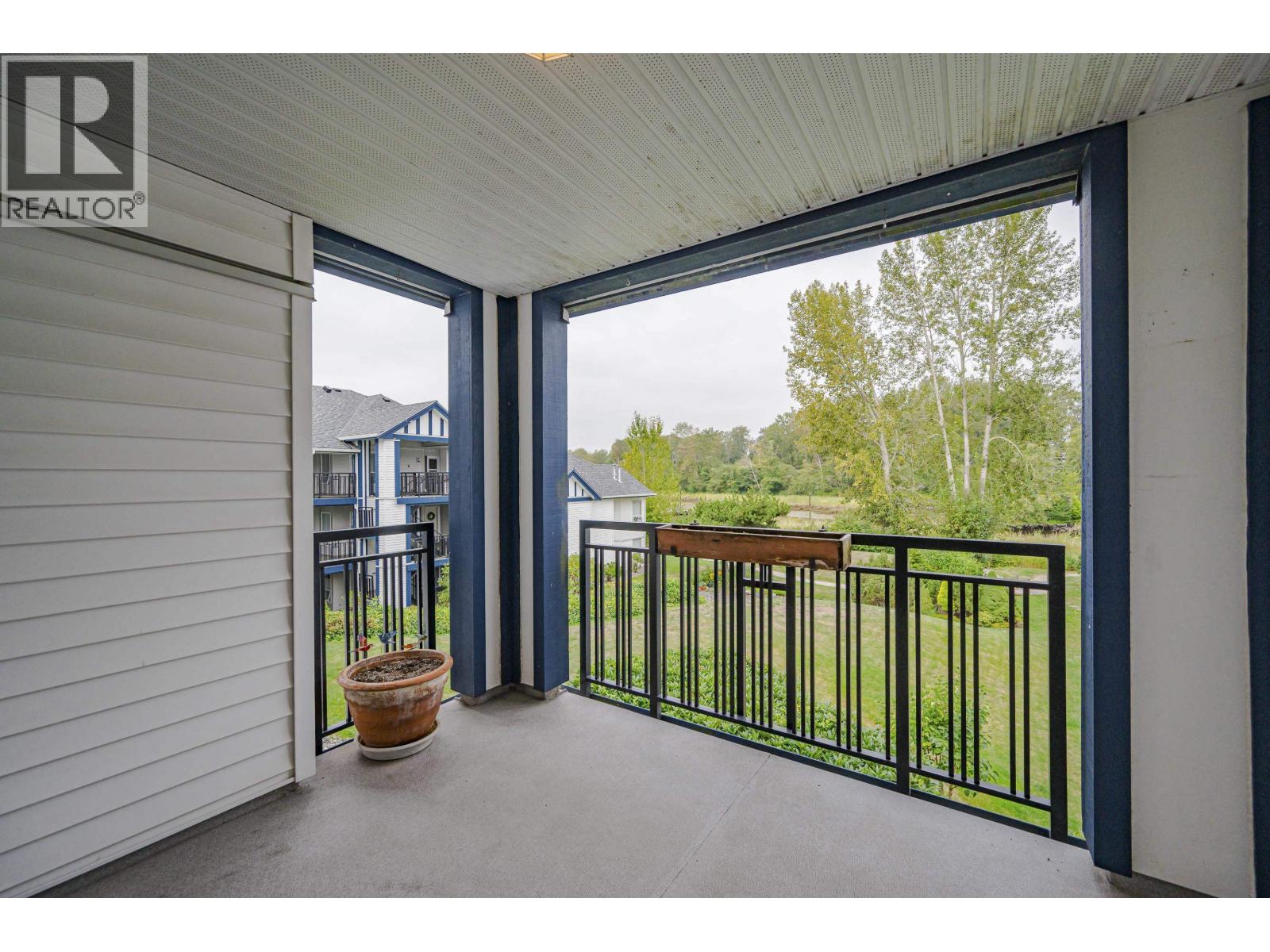 #307-4955 RIVER Road, Delta