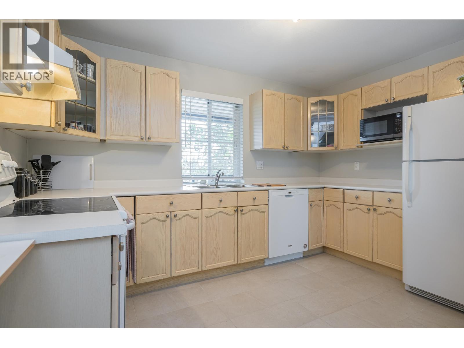 #307-4955 RIVER Road, Delta