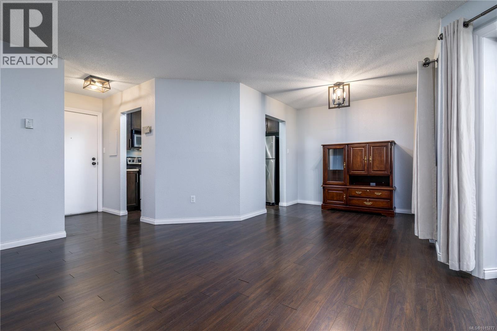 105 73 Gorge Road West, Saanich