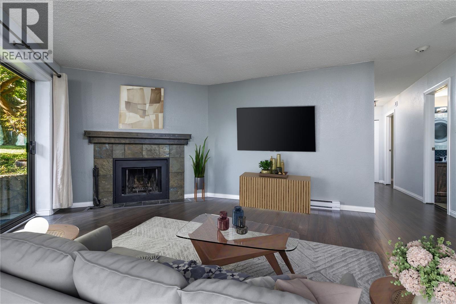 105 73 Gorge Road West, Saanich