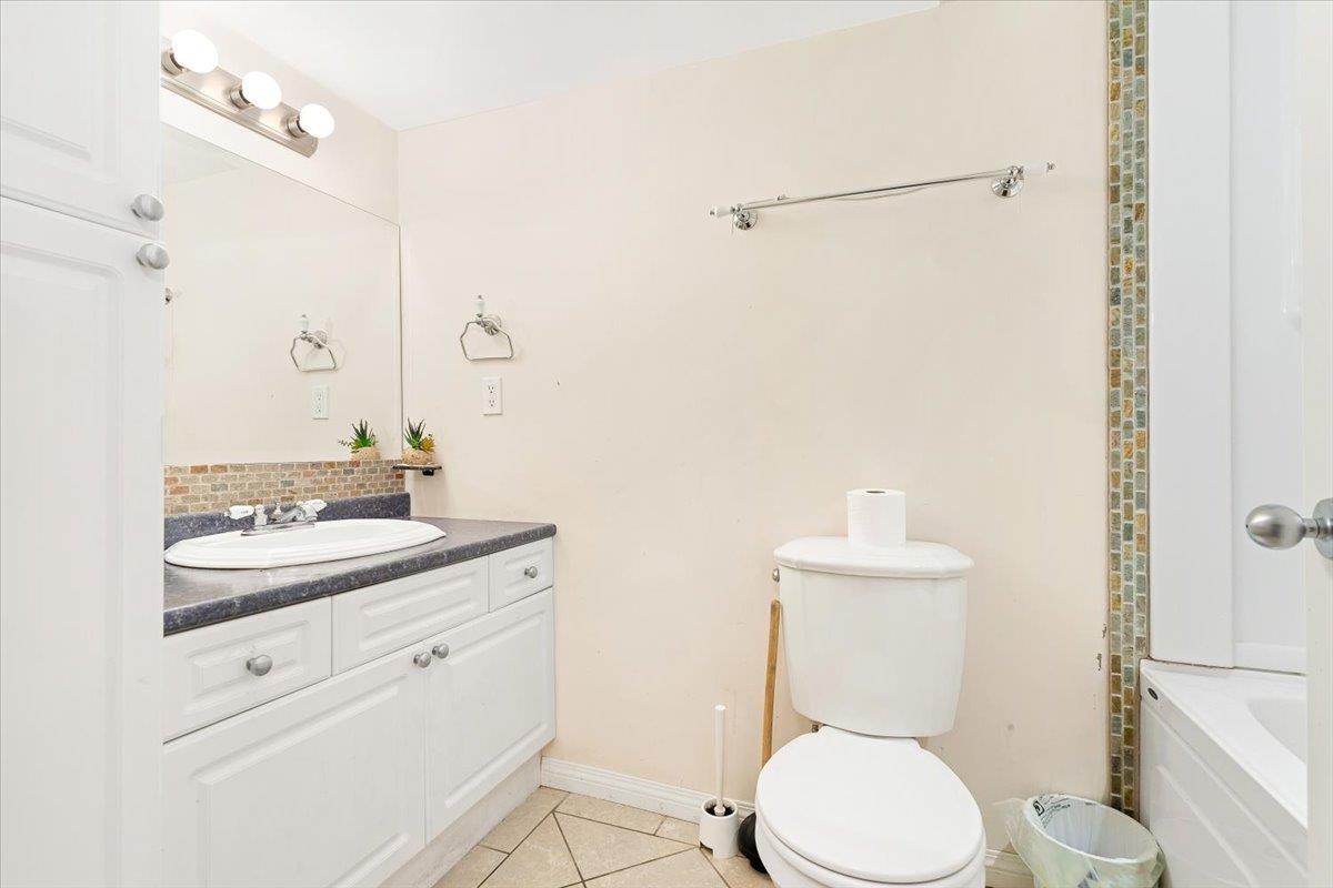 5061 223A STREET, Langley