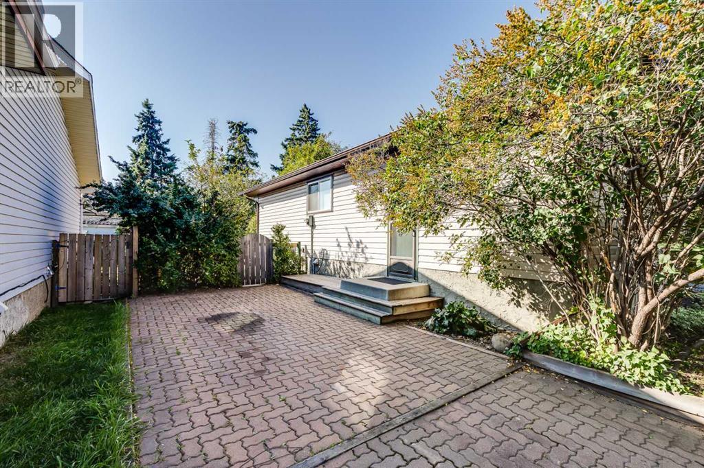 Single Family House Bungalow for Sale in  Pineland Place NE Pineridge Calgary 