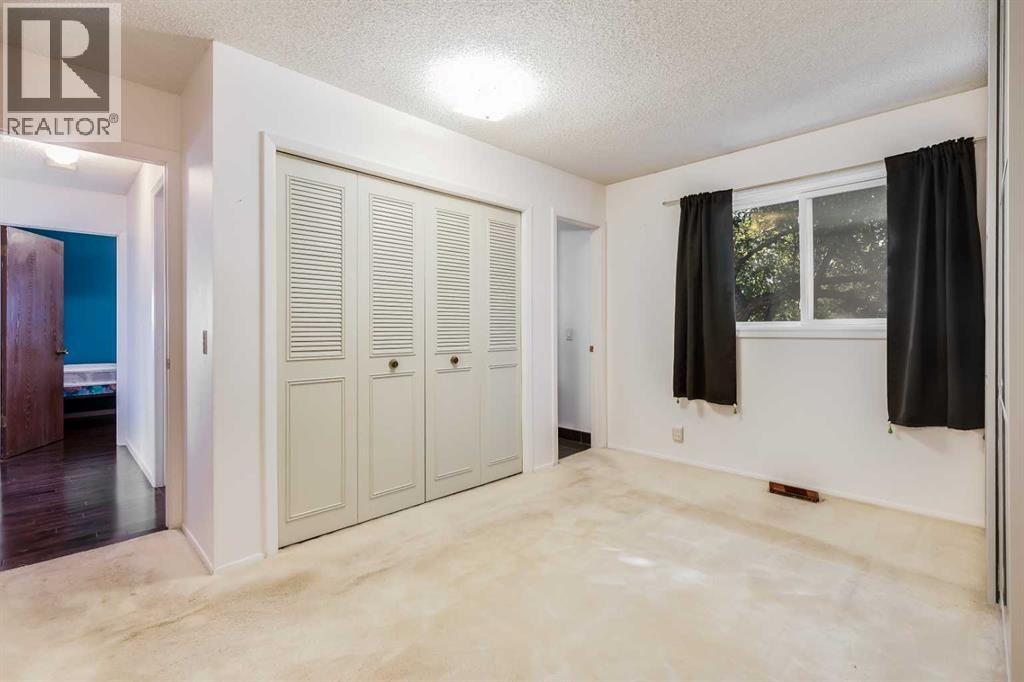 Single Family House Bungalow for Sale in  Pineland Place NE Pineridge Calgary 
