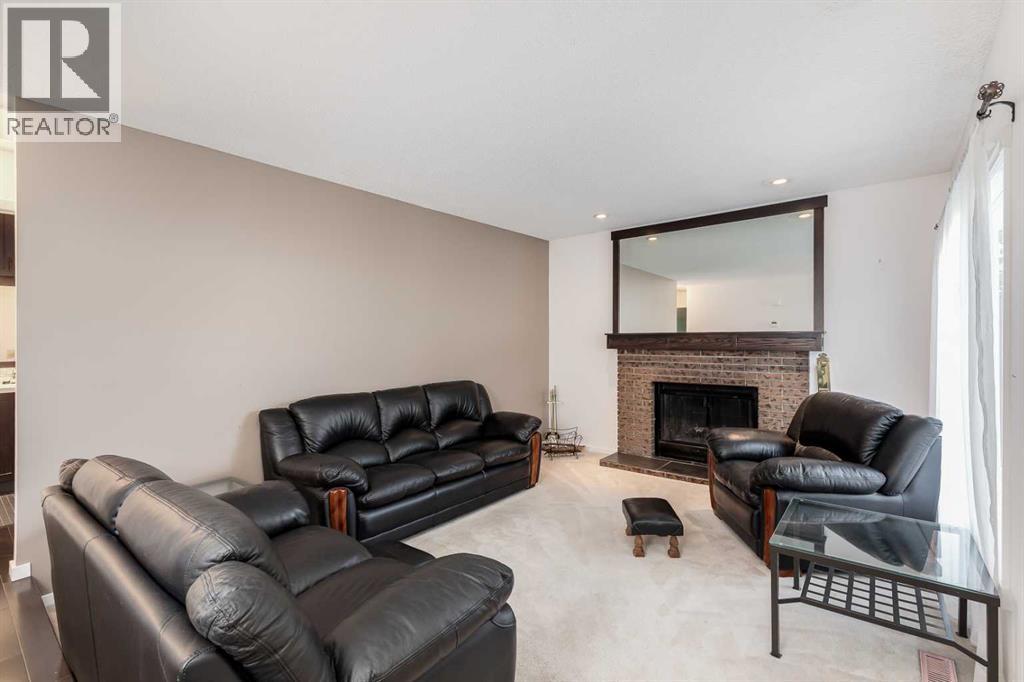Single Family House Bungalow for Sale in  Pineland Place NE Pineridge Calgary 
