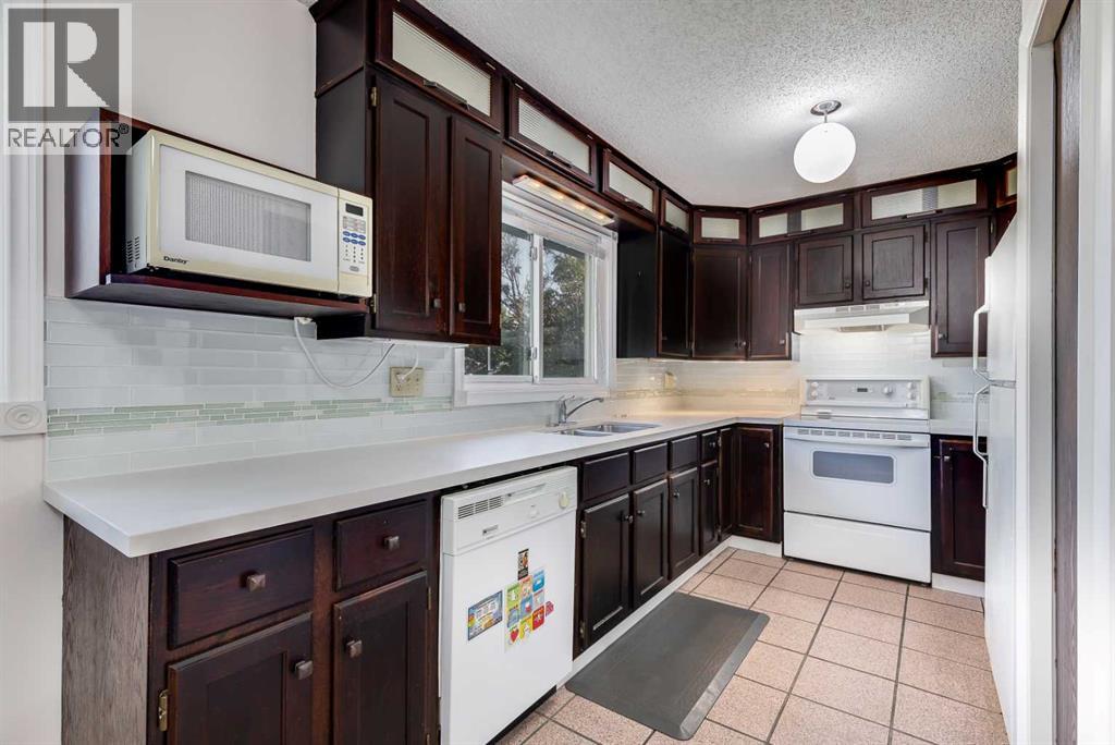 Single Family House Bungalow for Sale in  Pineland Place NE Pineridge Calgary 