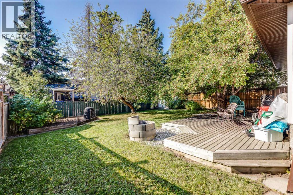 Single Family House Bungalow for Sale in  Pineland Place NE Pineridge Calgary 
