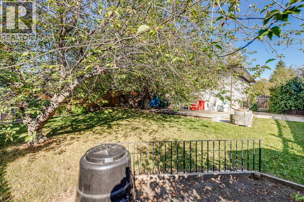 Single Family House Bungalow for Sale in  Pineland Place NE Pineridge Calgary 
