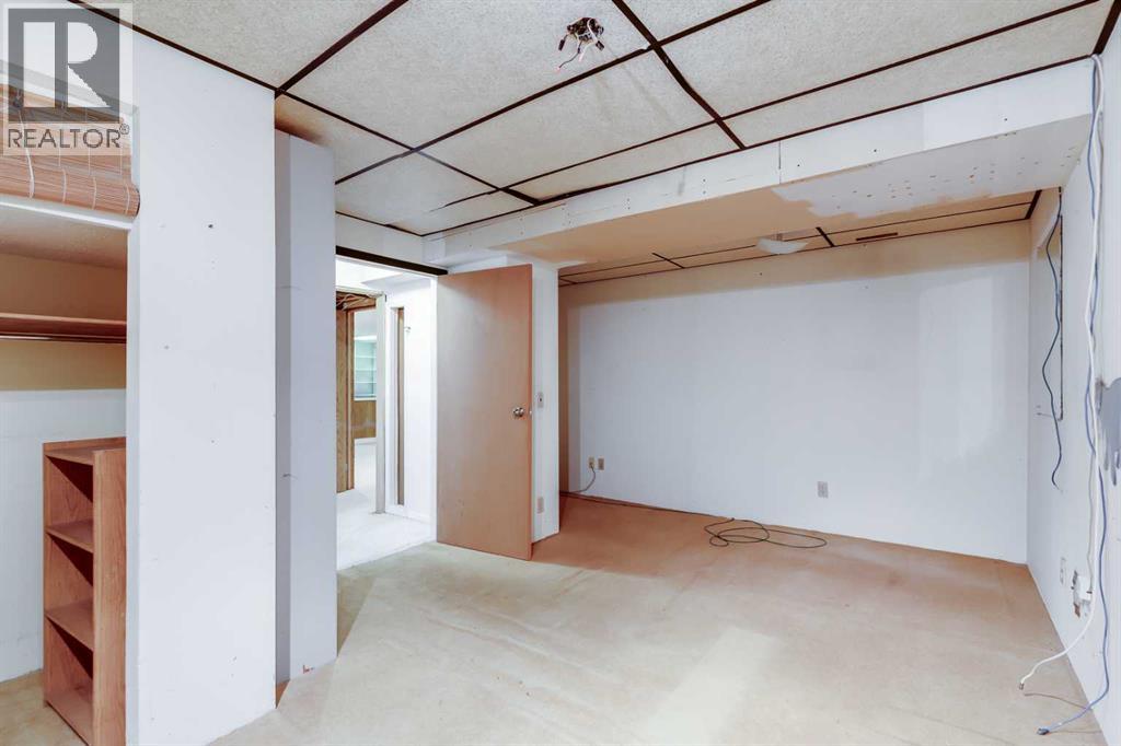 Single Family House Bungalow for Sale in  Pineland Place NE Pineridge Calgary 