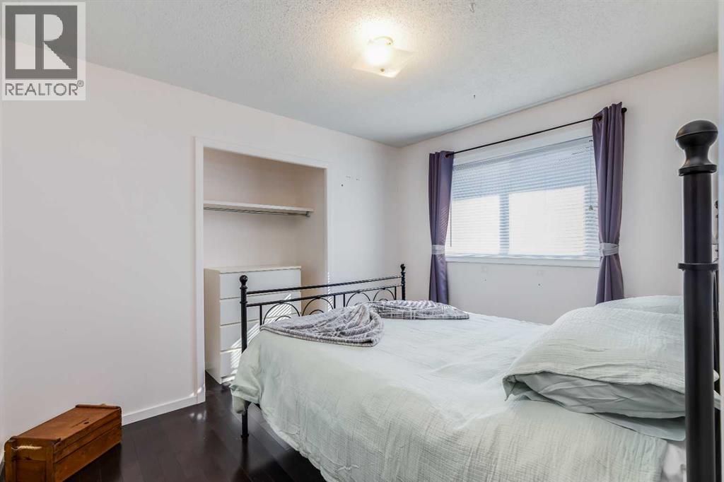 Single Family House Bungalow for Sale in  Pineland Place NE Pineridge Calgary 