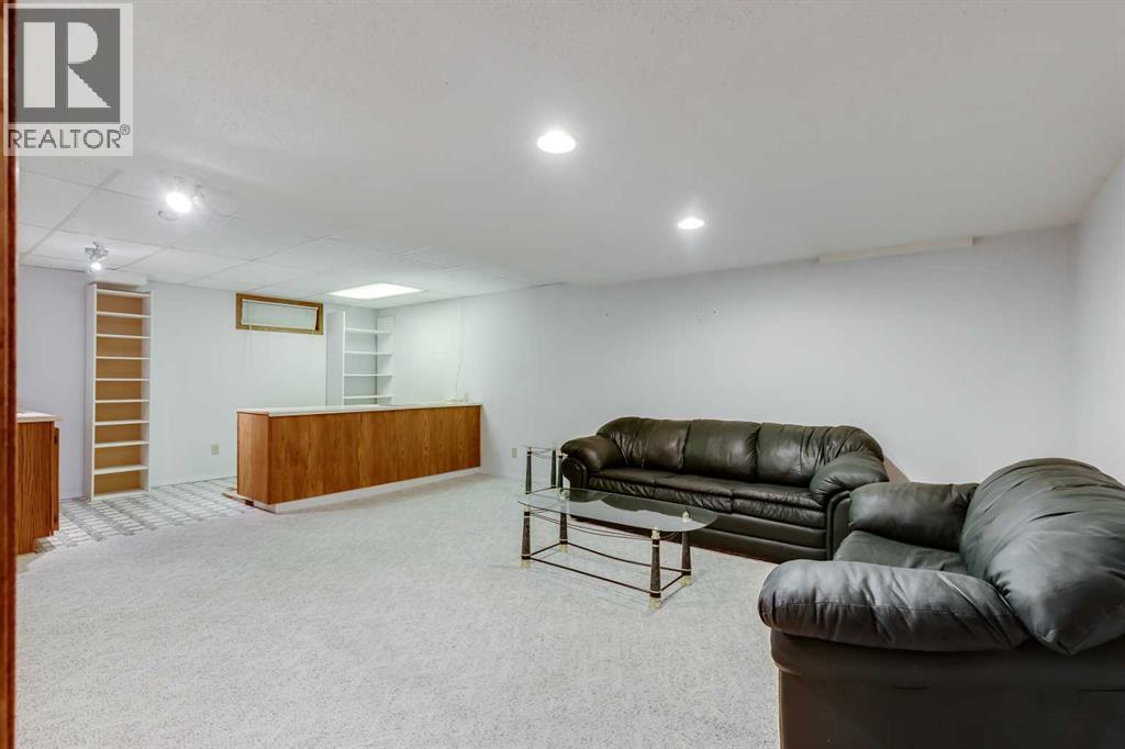 Single Family House Bungalow for Sale in  Pineland Place NE Pineridge Calgary 