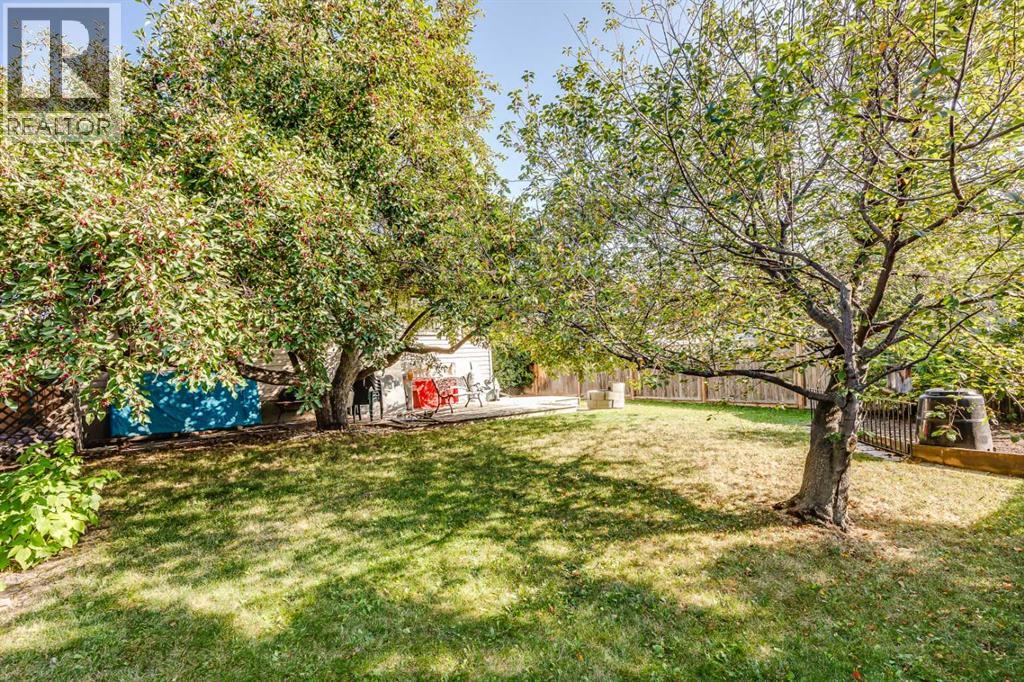 Single Family House Bungalow for Sale in  Pineland Place NE Pineridge Calgary 