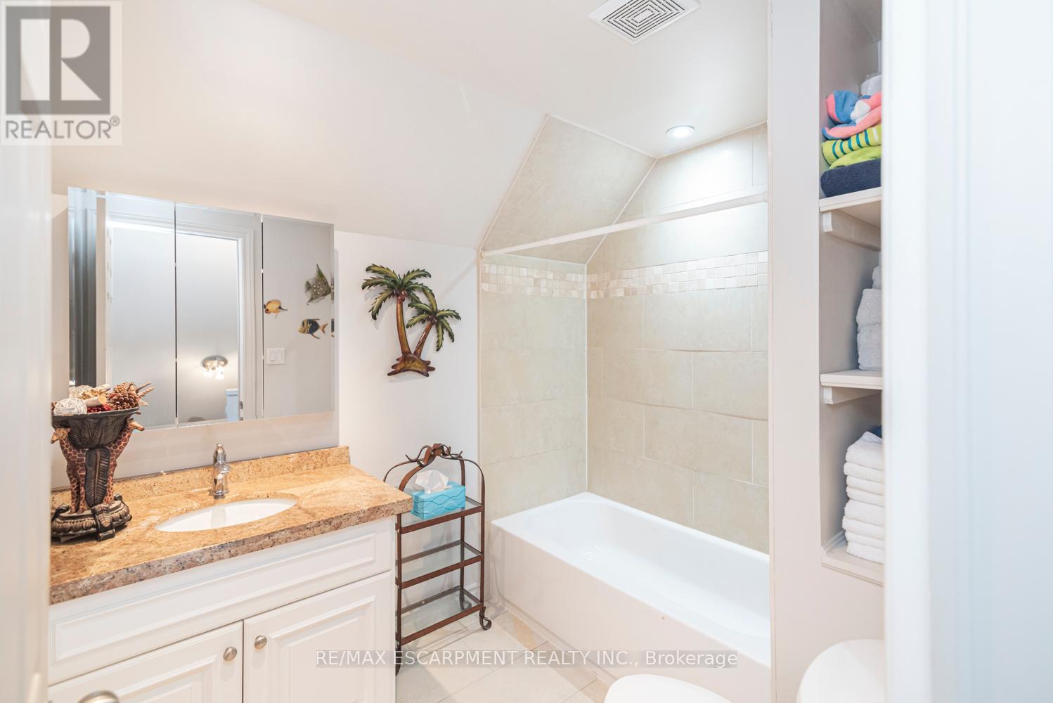 Single Family House for Sale in  KIMBERLY DRIVE Hamilton (Rosedale) 